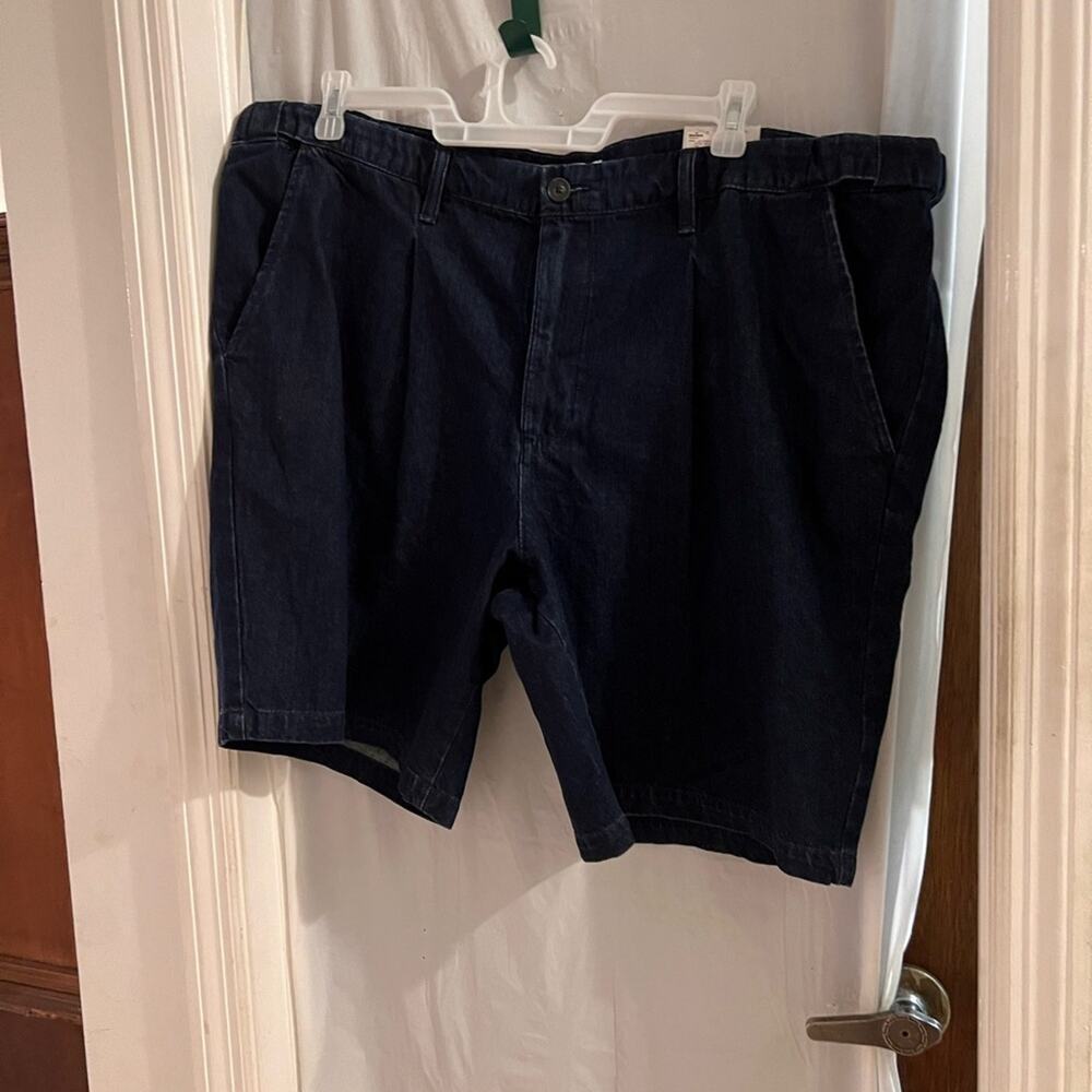 Croft and Barrow mens pleated front dark wash denim shorts men’s size 48